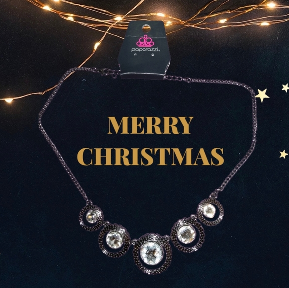 Gorgeous Paparazzi Necklace - Picture 3 of 3